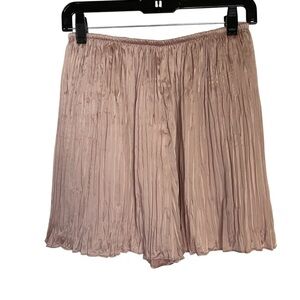 Vince pale pink crinkle pleats shorts sz XS